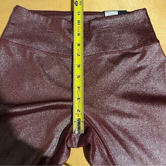 Tek Gear NWT Workout Gear High Rise Metallic Print Leggings Womens Size Medium M - Picture 8 of 9